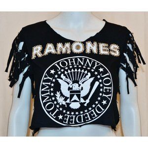 2004 Ramones Punk Rock Band Deconstructed Cropped Graphic Tee Size S/M